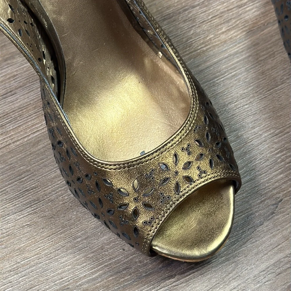 Heels - Picture 4 of 11